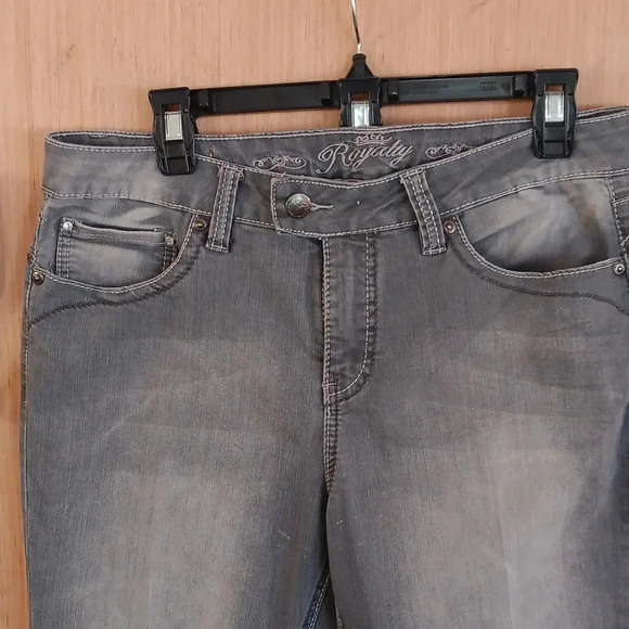 "ROYALTY" Ladies Gray SZ 12 Stud Adorned Jeans Straight Leg Mid Rise - Picture 9 of 11